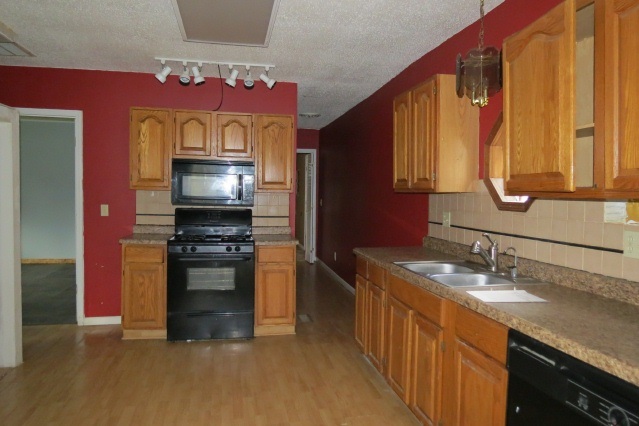 2101 East Royerton Road Muncie, IN 47303 - Photo 4 of 12 Gallery Image 4