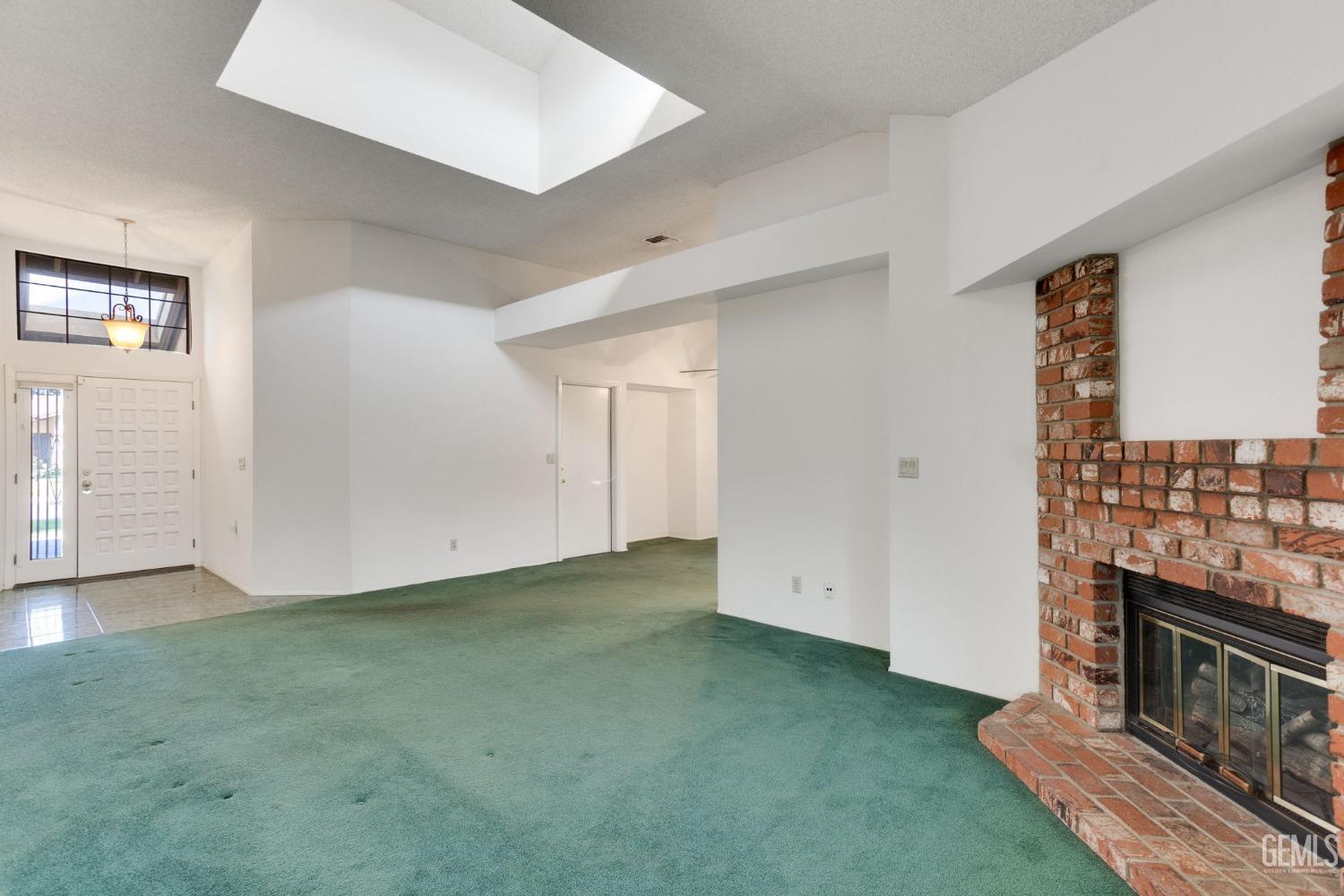 Undisclosed Address Bakersfield, CA 93311 - Photo 9 of 44 an empty room with windows