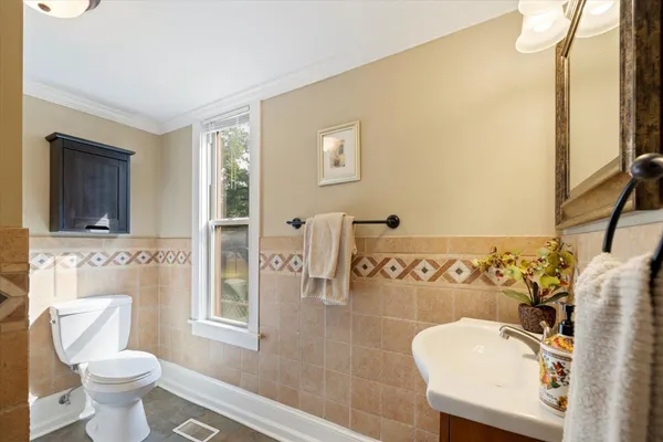 $499,000 | 1001 26th Avenue Northeast, Minneapolis, MN 55418