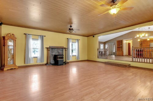 7860 Akron Road Royalton, NY 14094 - Photo 4 of 31 Family room