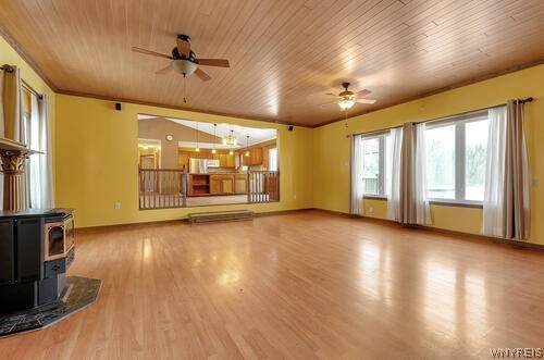 7860 Akron Road Royalton, NY 14094 - Photo 5 of 31 Family room