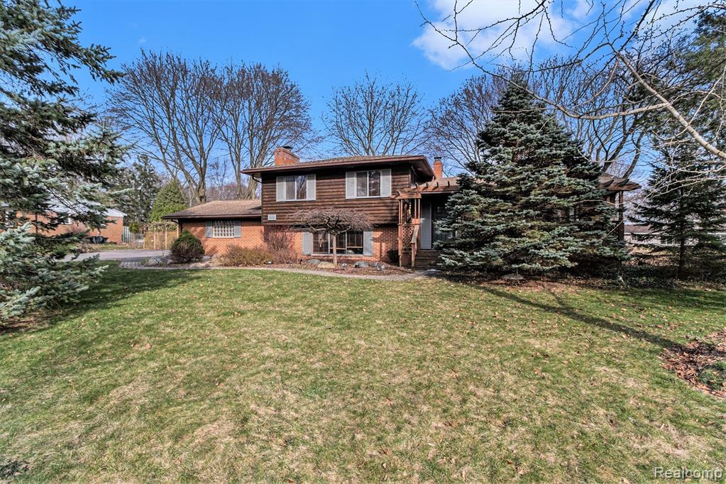 315 Randolph Road Rochester Hills, MI 48309 - Photo 2 of 31
