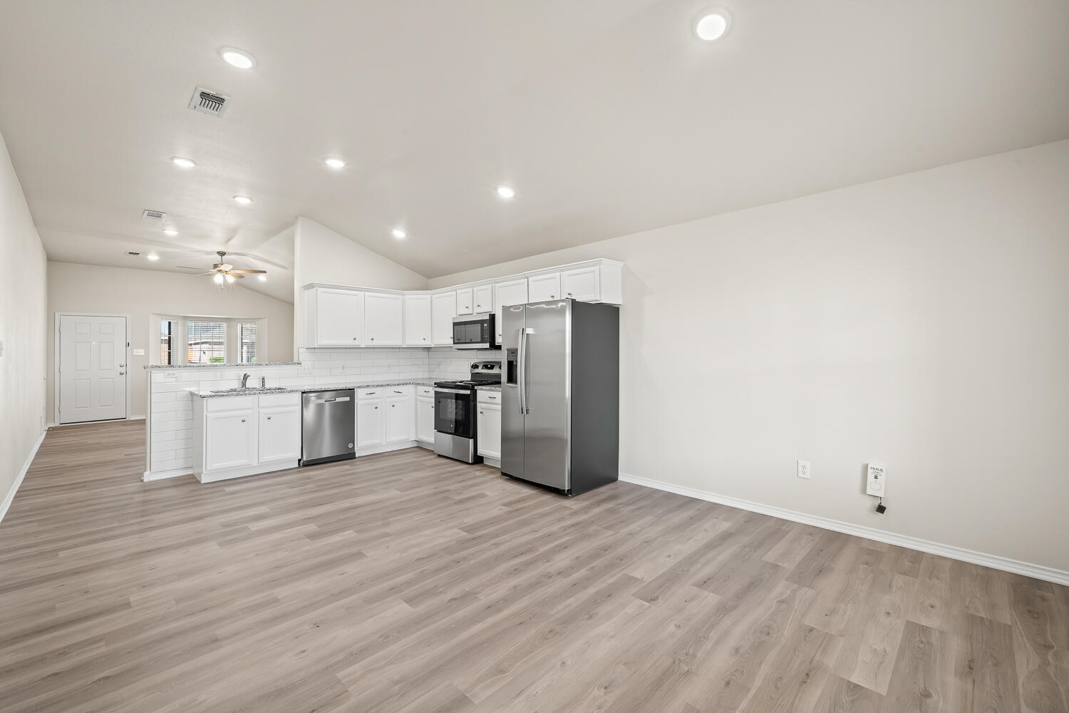 6537 93rd Street Lubbock, TX 79424 - Photo 6 of 15 6