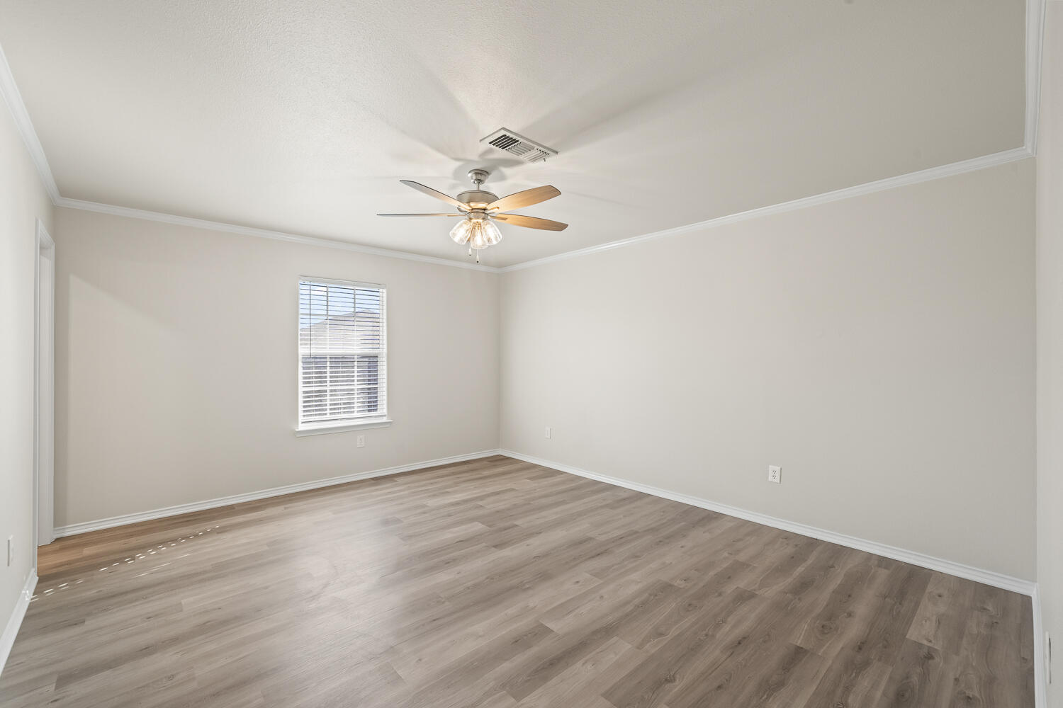 6537 93rd Street Lubbock, TX 79424 - Photo 7 of 15 7