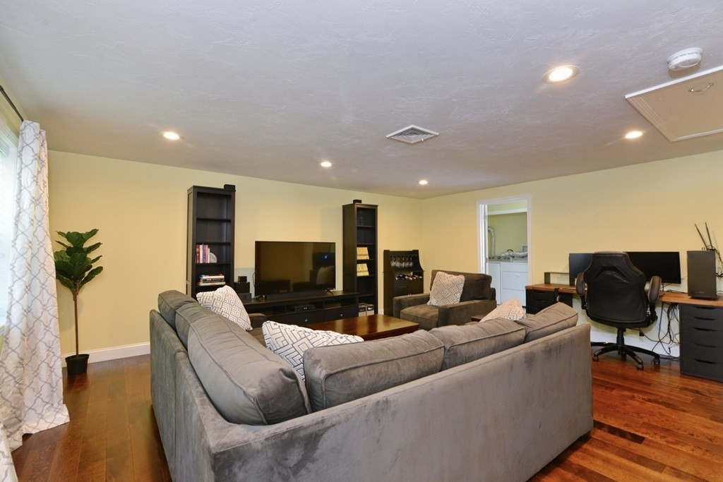 21 Amy Road Framingham, MA 01701 - Photo 14 of 30 Gallery Image 14