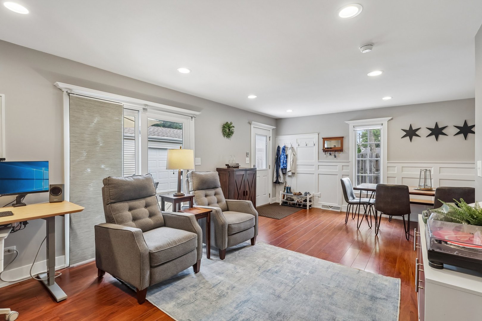 2802 Hawk Lane Rolling Meadows, IL 60008 - Photo 10 of 29