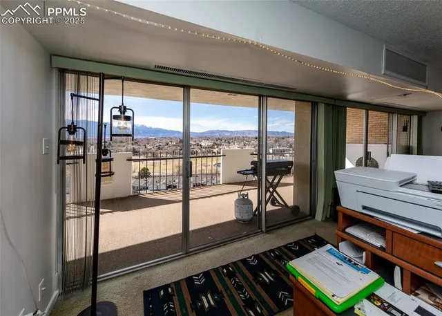 $150,000 | 411 Lakewood Circle, Unit A1204, Colorado Springs, CO 80910