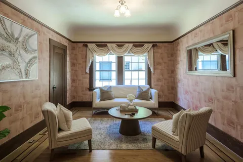 $4,950,000 | 717 Walnut Avenue, Burlingame, CA 94010