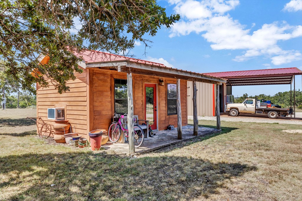 5016 Old Harper Road Fredericksburg, TX 78624 - Photo 20 of 26 Gallery Image 20
