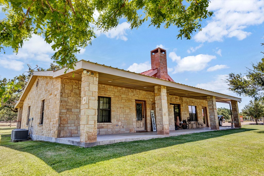 5016 Old Harper Road Fredericksburg, TX 78624 - Photo 3 of 26 Gallery Image 3
