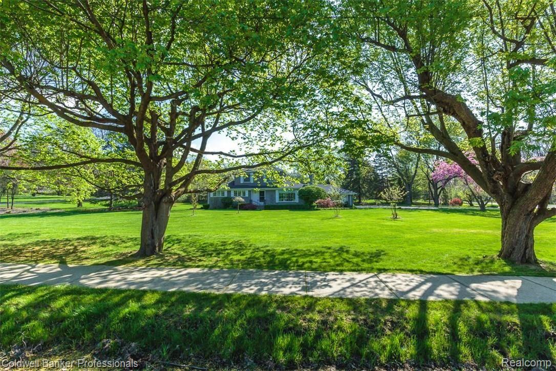 4435 Squirrel Road Bloomfield Hills, MI 48304 - Photo 2 of 35 592A9642.jpg