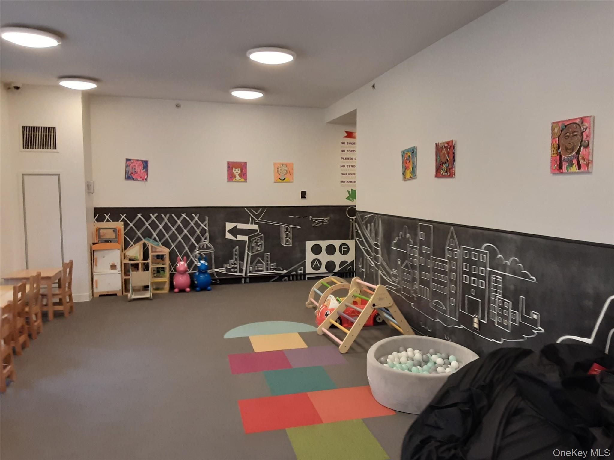 100 Jay Street, Unit 28B Brooklyn, NY 11201 - Photo 16 of 47 a living room with furniture and a table
