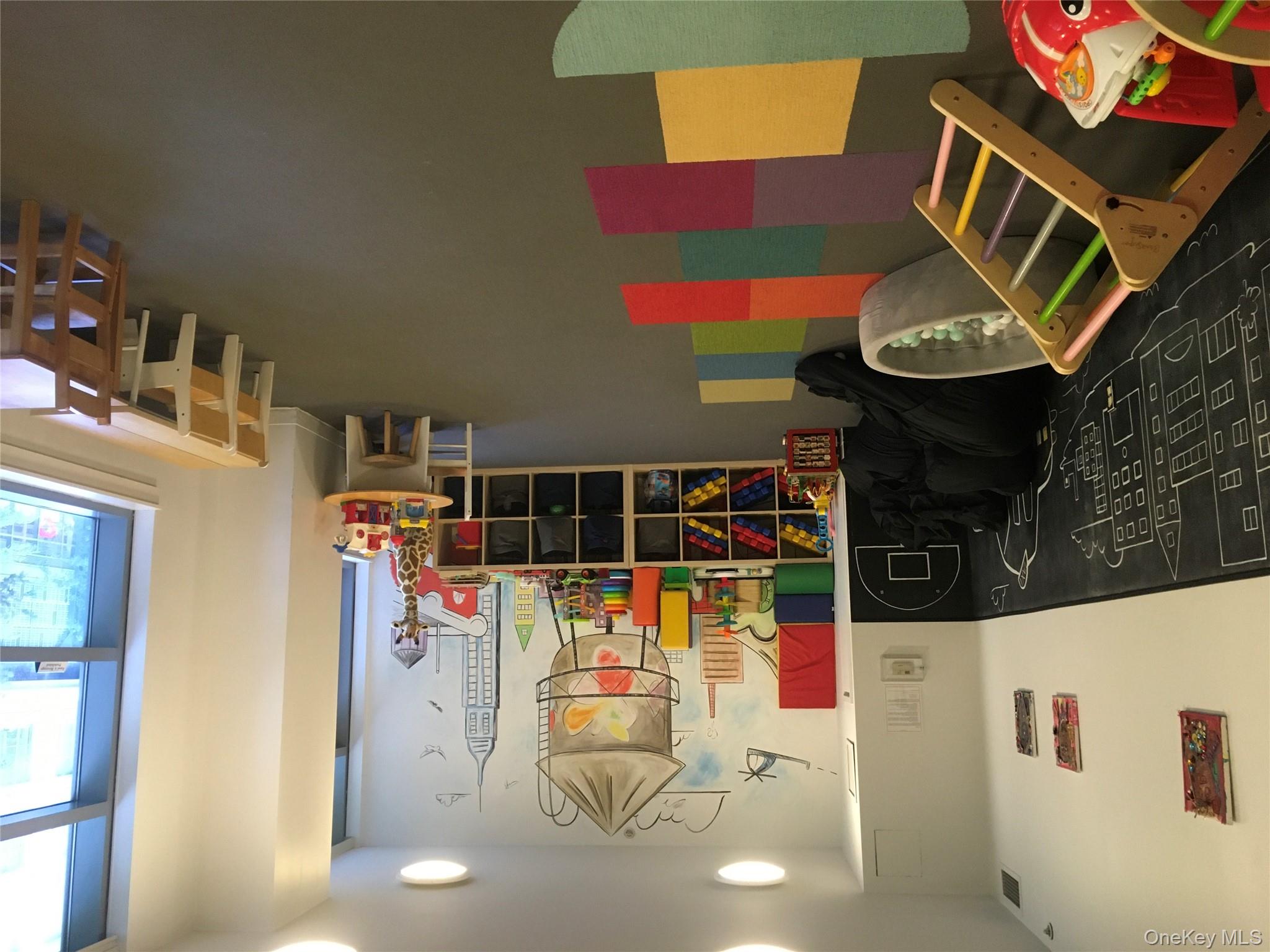 100 Jay Street, Unit 28B Brooklyn, NY 11201 - Photo 43 of 47 a living room with furniture and a dining table