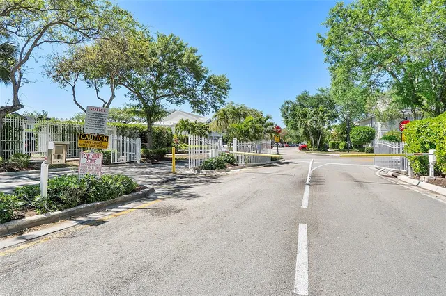 $2,600 | 9914 Northwest 56th Place, Coral Springs, FL 33076