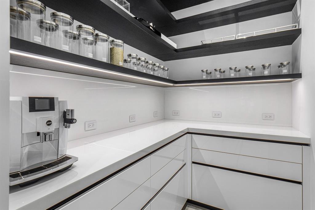 202 Northwest 7th Street Delray Beach, FL 33444 - Photo 20 of 100 a close view of utility room