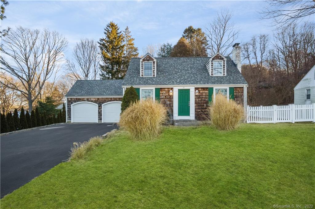 Welcome to 21 Carter Road, Groton CT