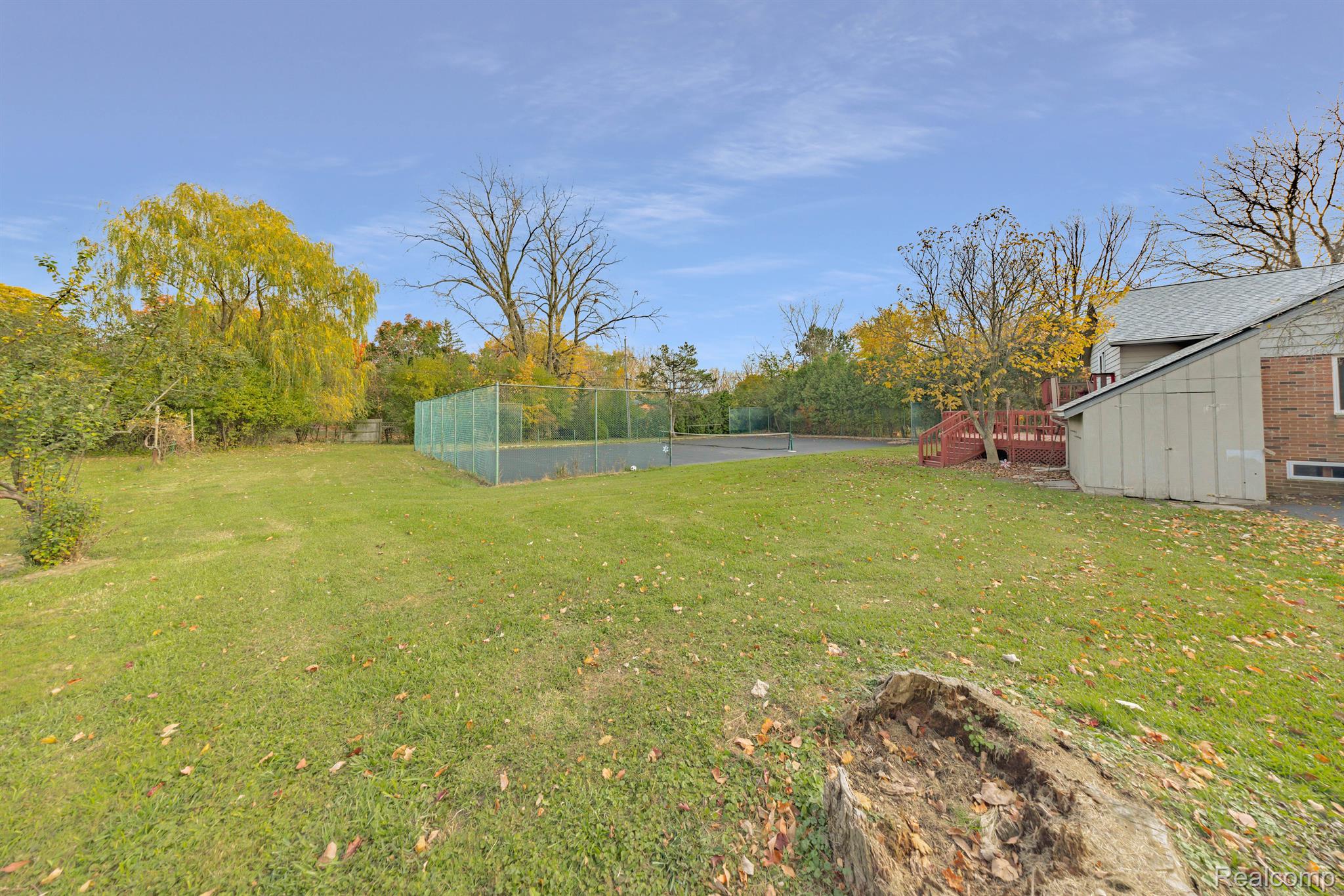 5731 Farmington Road West Bloomfield, MI 48322 - Photo 41 of 54 Wide Shot Tennis/Pickle Ball Cour