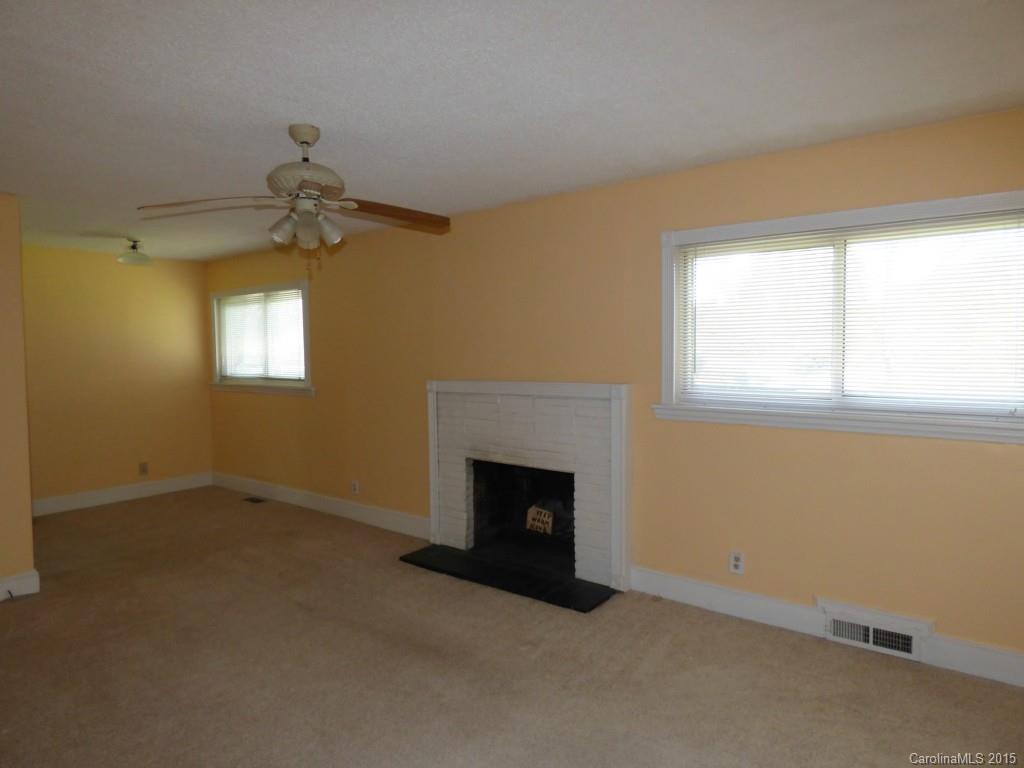 5215 Manning Road Charlotte, NC 28269 - Photo 3 of 19 Gallery Image 3