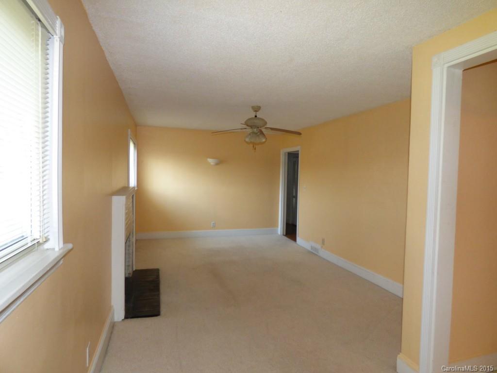 5215 Manning Road Charlotte, NC 28269 - Photo 4 of 19 Gallery Image 4