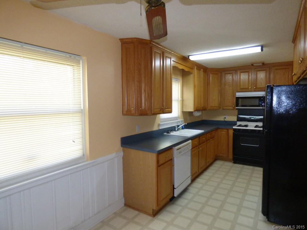 5215 Manning Road Charlotte, NC 28269 - Photo 6 of 19 Gallery Image 6