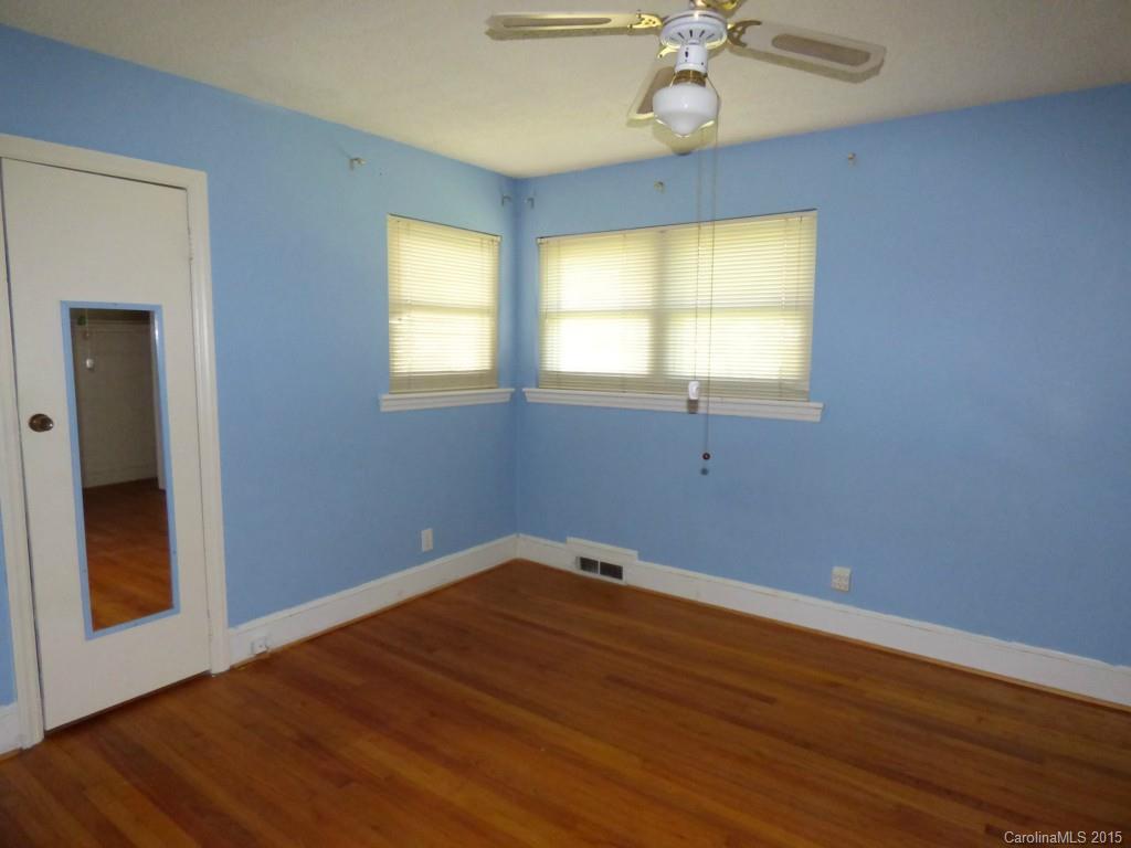 5215 Manning Road Charlotte, NC 28269 - Photo 7 of 19 Gallery Image 7