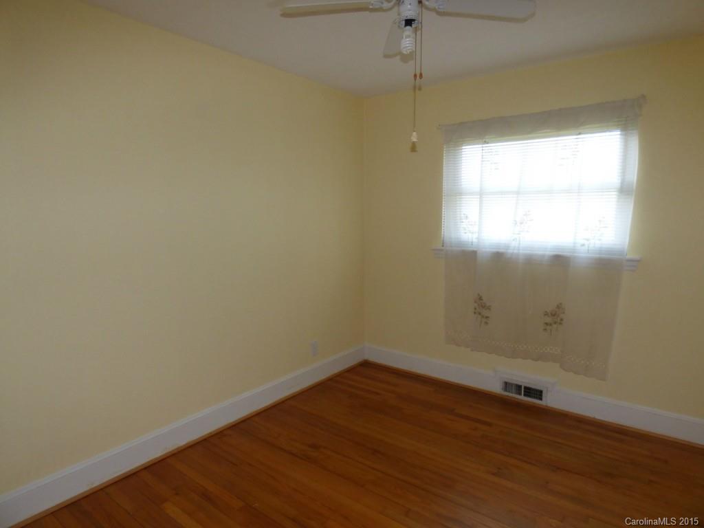 5215 Manning Road Charlotte, NC 28269 - Photo 8 of 19 Gallery Image 8