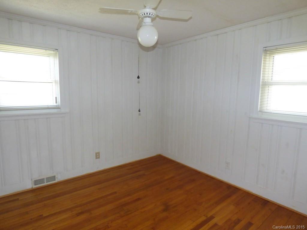 5215 Manning Road Charlotte, NC 28269 - Photo 9 of 19 Gallery Image 9