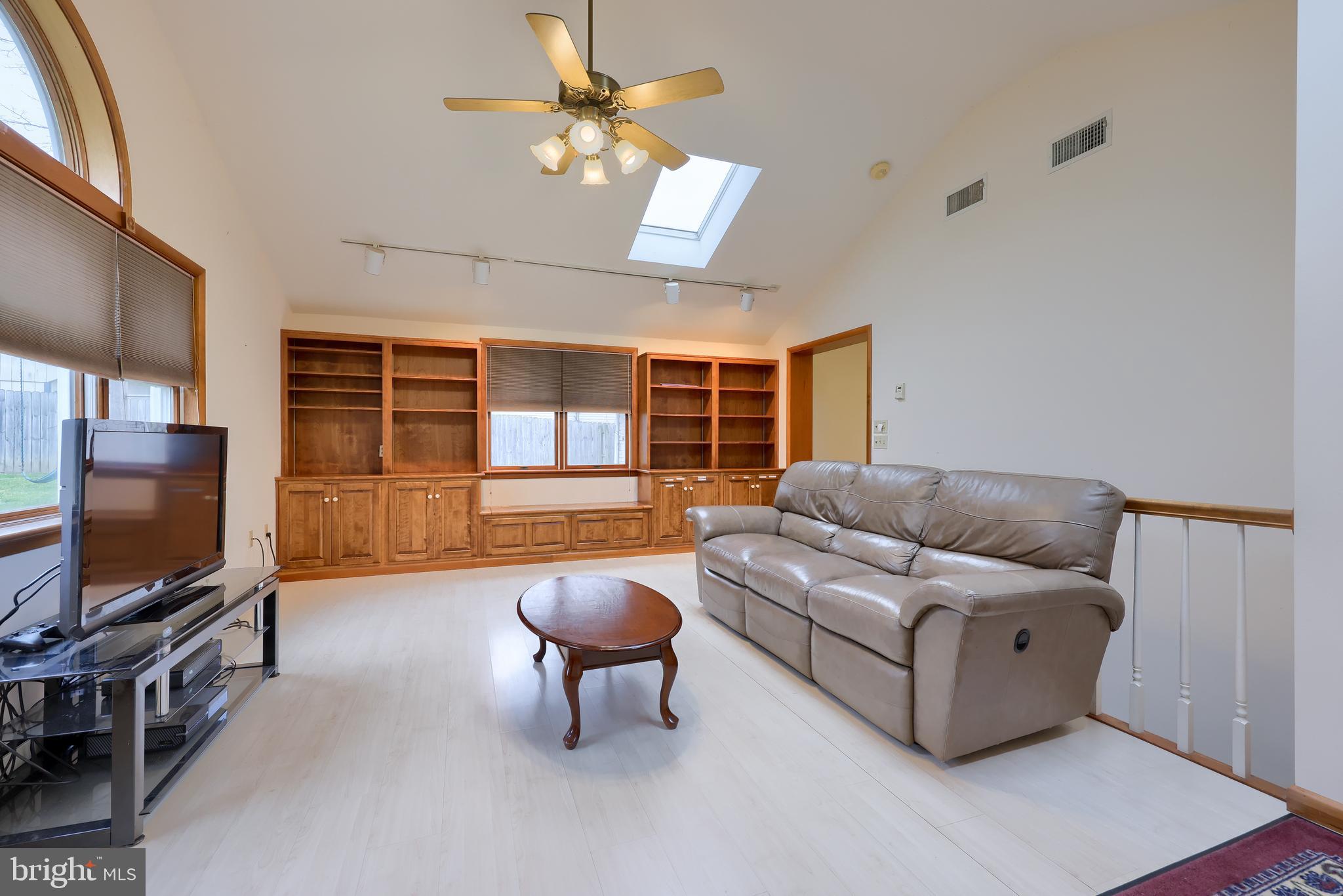 585 Ridgeview Avenue Elizabethtown, PA 17022 - Photo 14 of 22 Gallery Image 14