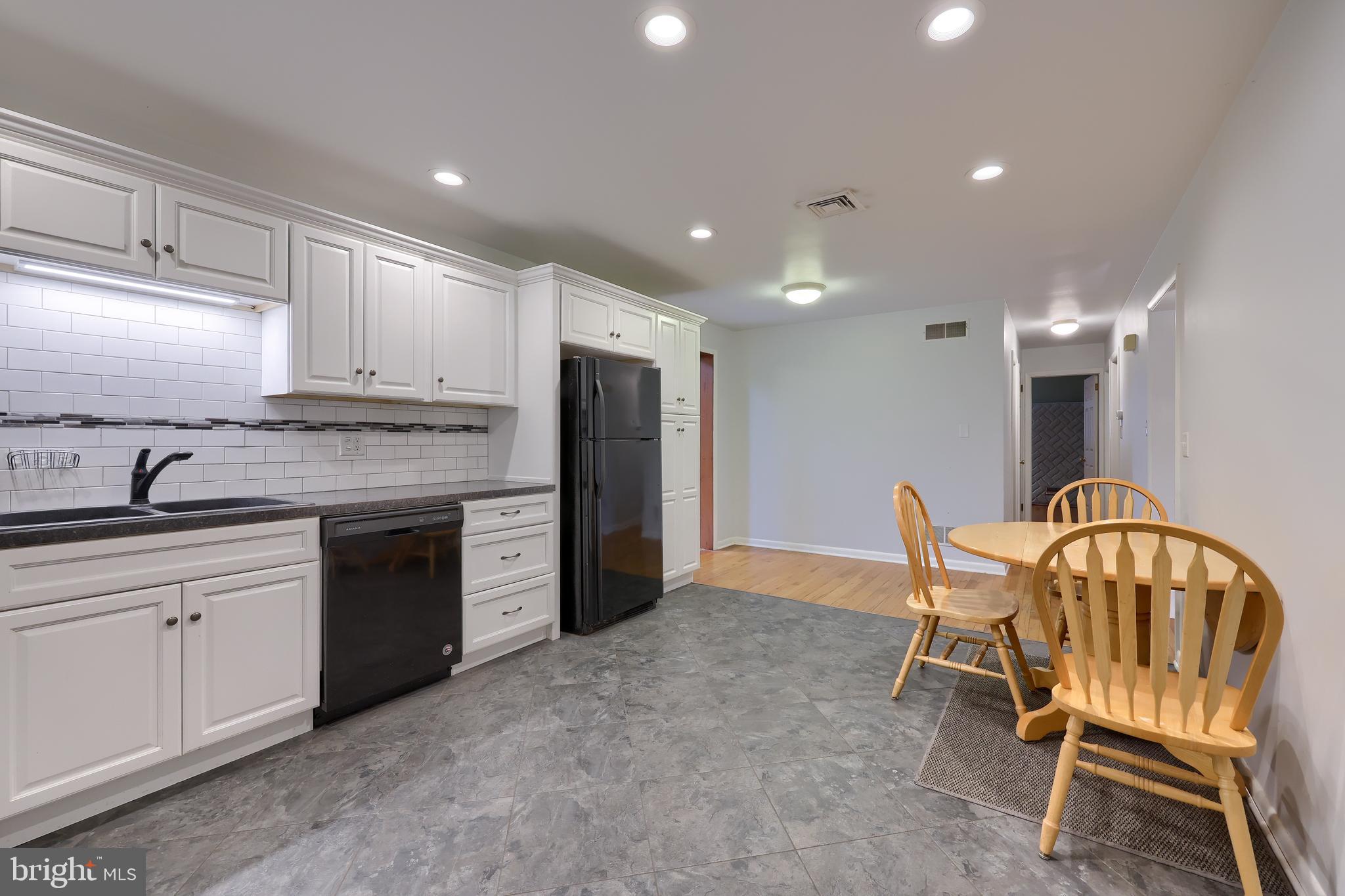 585 Ridgeview Avenue Elizabethtown, PA 17022 - Photo 10 of 22 Gallery Image 10