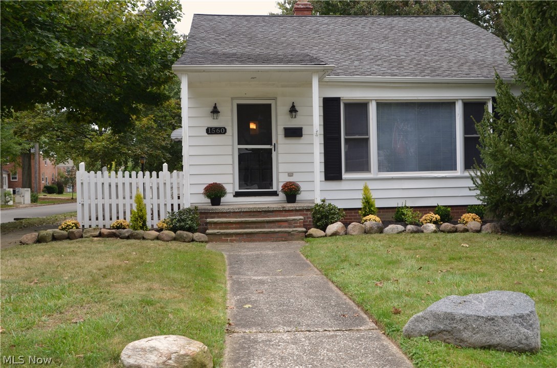 1560 Winchester Road Lyndhurst, OH 44124 - Photo 1 of 20 This charming 3 bedroom 2 full bath ranch is freshly painted inside and also features a nice lower level rec room.