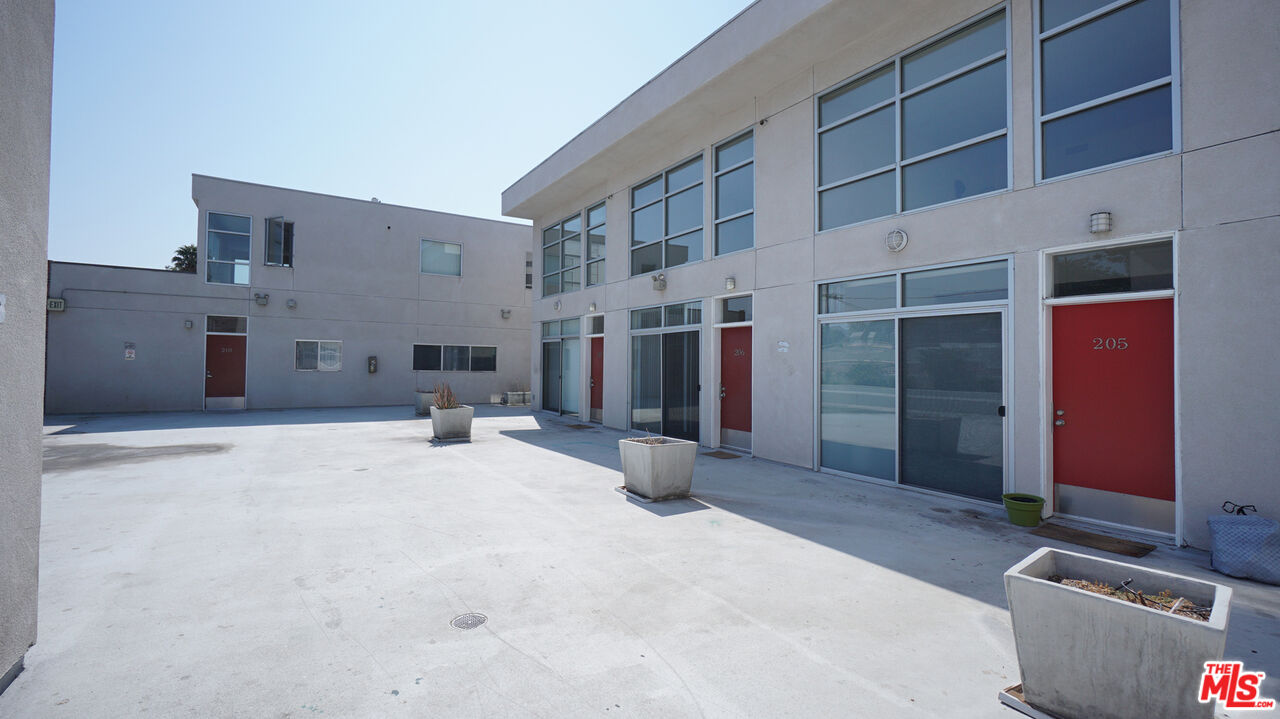 922 West 23rd St Unit 201