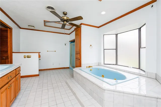 $2,250 | 103 Park Place, Portland, TX 78374