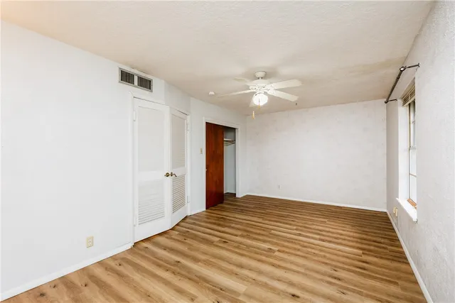 $2,250 | 103 Park Place, Portland, TX 78374