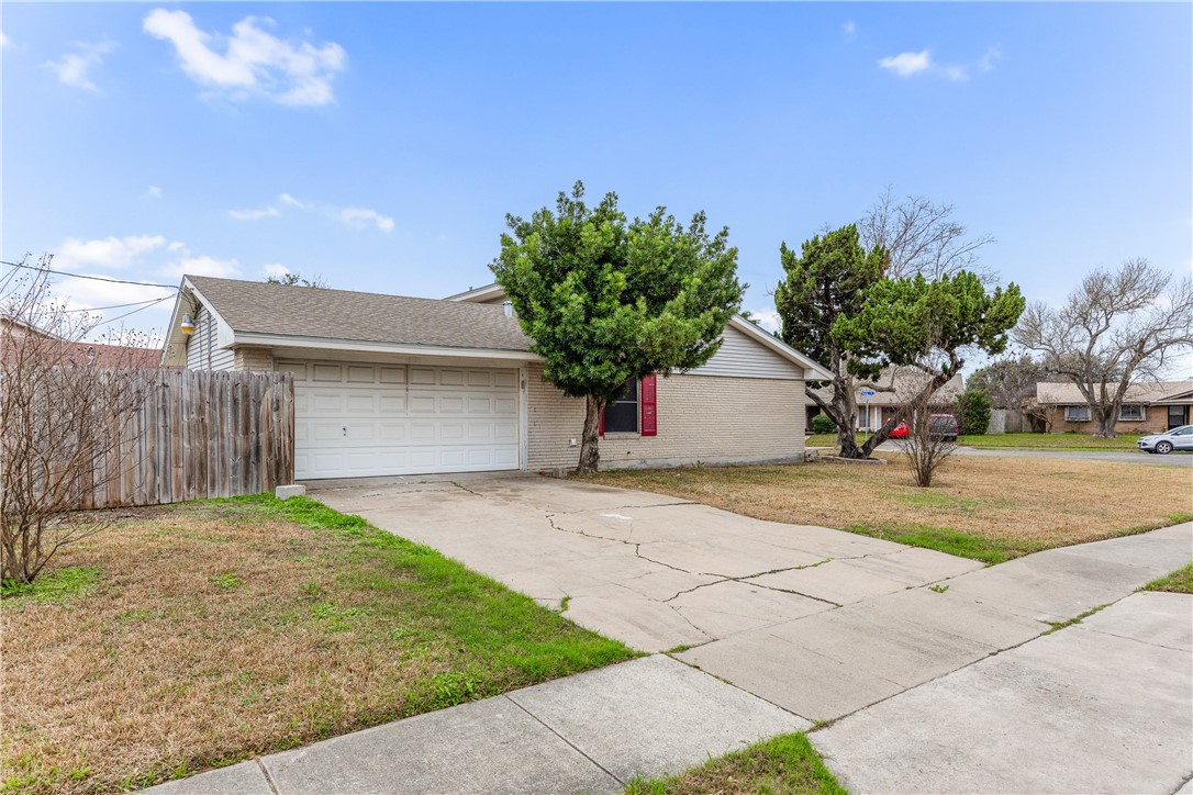103 Park Place Portland, TX 78374 - Photo 3 of 39
