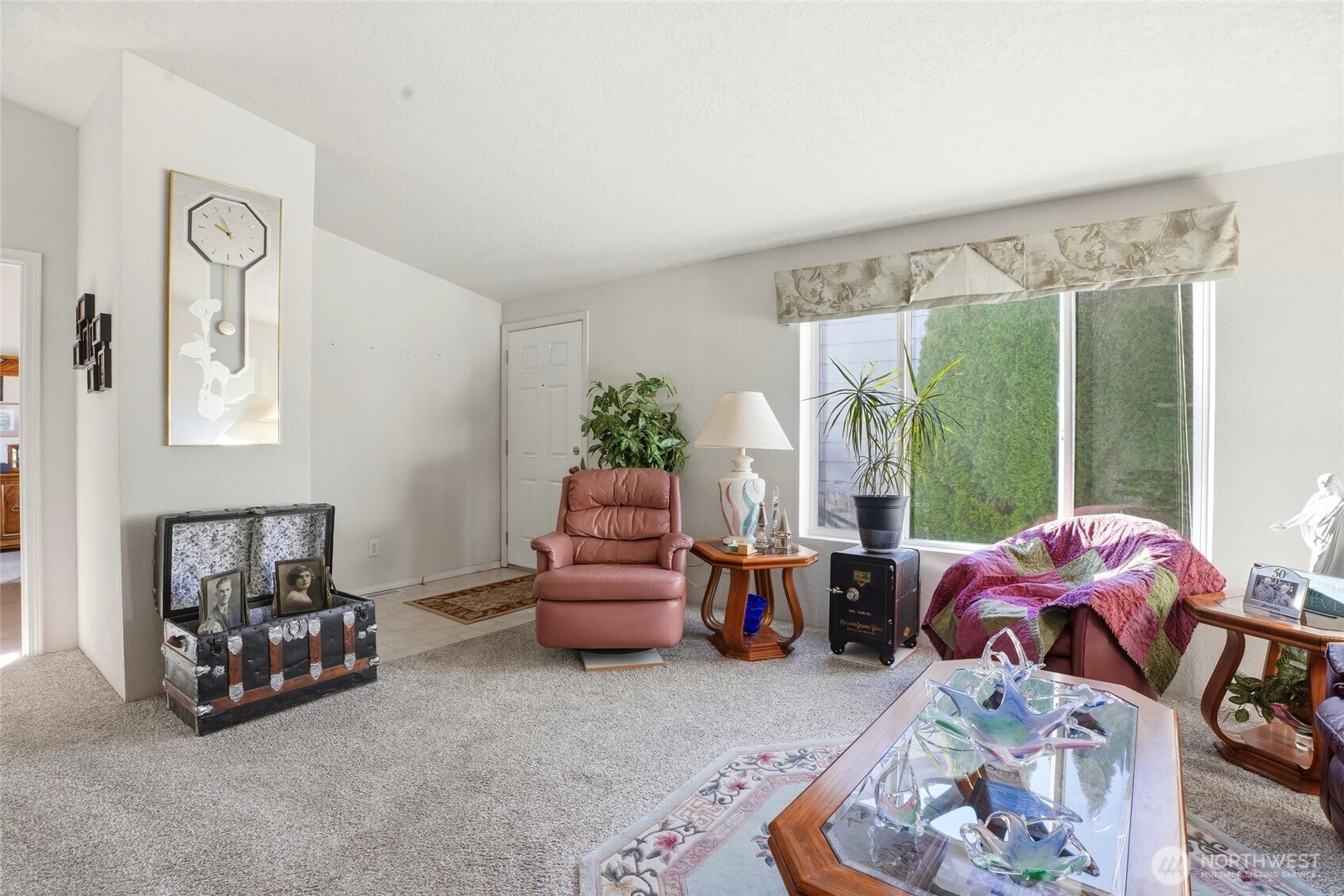 1003 Lord Street Kelso, WA 98626 - Photo 18 of 29 a bedroom with furniture and a large window