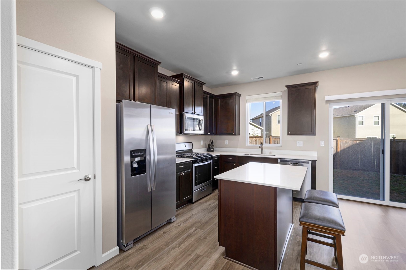 182 Russell Road Bremerton, WA 98312 - Photo 7 of 30 Gallery Image 7