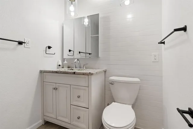 $415,000 | 6736 Starnes Road, North Richland Hills, TX 76182