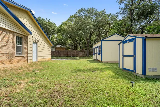 $415,000 | 6736 Starnes Road, North Richland Hills, TX 76182