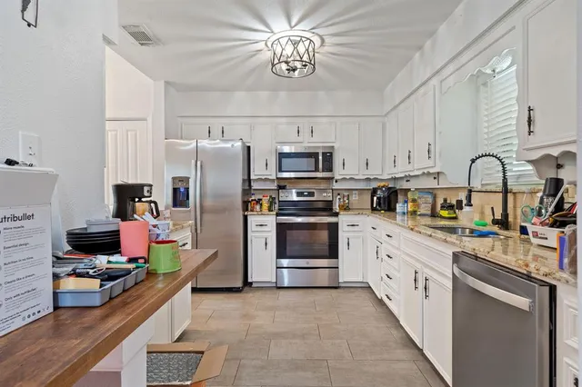 $415,000 | 6736 Starnes Road, North Richland Hills, TX 76182