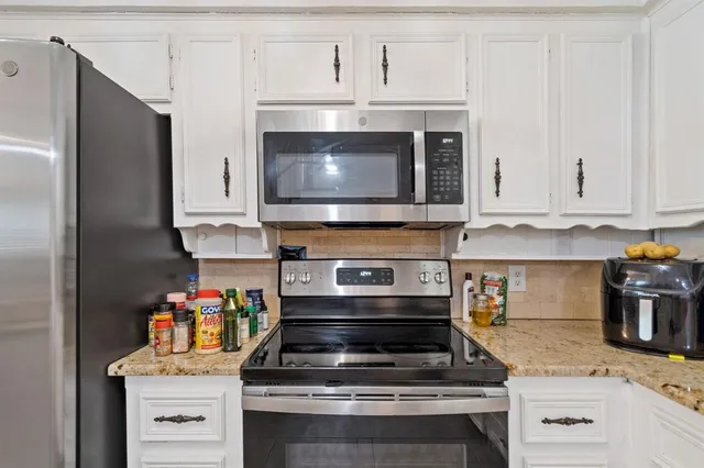 $415,000 | 6736 Starnes Road, North Richland Hills, TX 76182