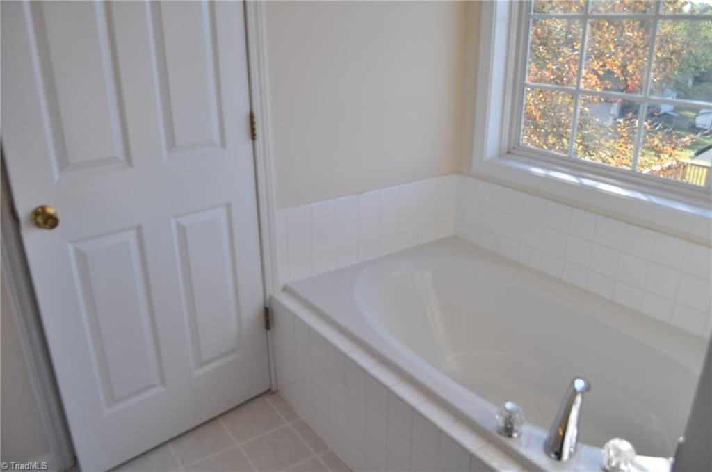 371 Sunset Ridge Lane Lexington, NC 27295 - Photo 12 of 21 Gallery Image 12