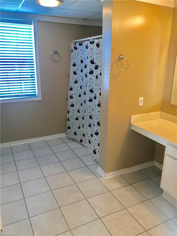 371 Sunset Ridge Lane Lexington, NC 27295 - Photo 19 of 21 Full bath on lower level.