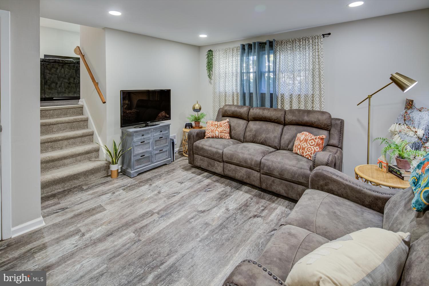 319 Ashbourne Road Claymont, DE 19703 - Photo 15 of 31