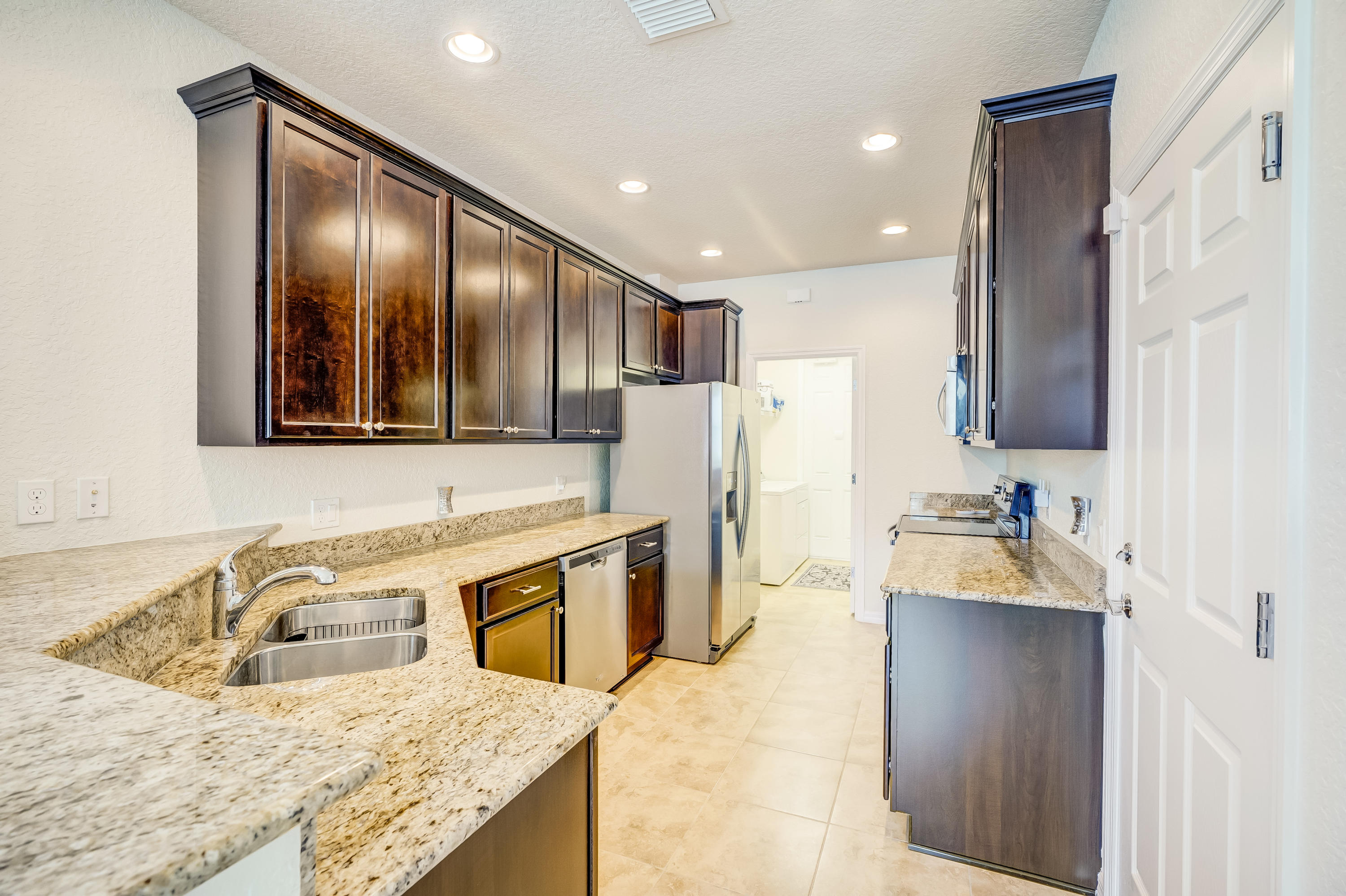 1156 South Community Drive Jupiter, FL 33458 - Photo 11 of 37 Kitchen