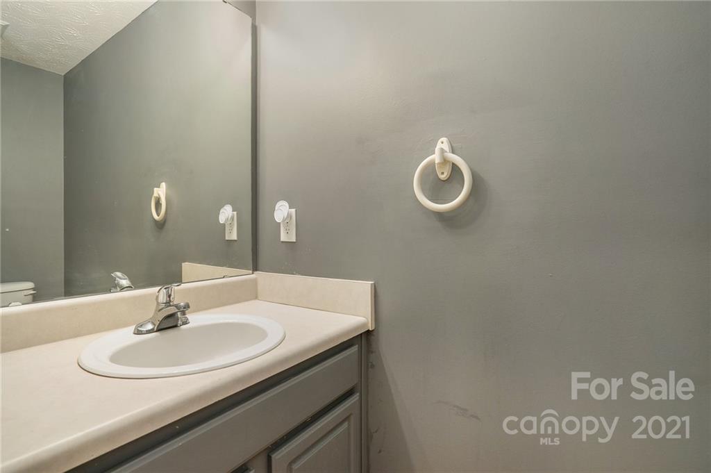 747 Reigate Road Charlotte, NC 28262 - Photo 11 of 23