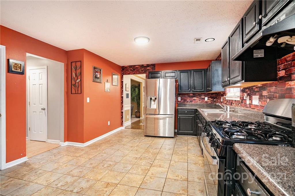 747 Reigate Road Charlotte, NC 28262 - Photo 9 of 23