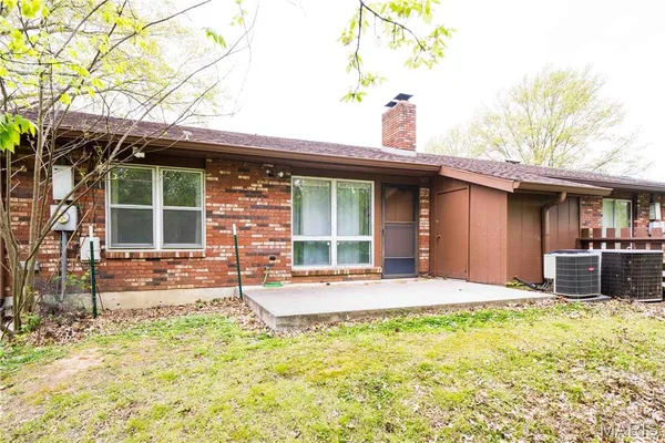 $159,900 | 1330 North Sprigg Street, Unit 2, Cape Girardeau, MO 63701