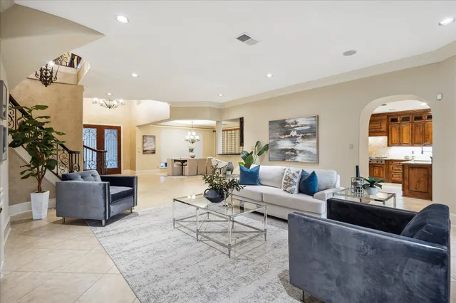 $1,588,000 | 2050 Diamond Springs Drive, Houston, TX 77077