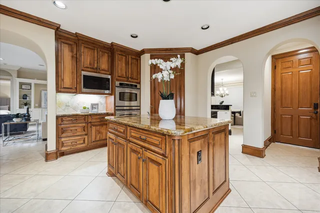 $1,588,000 | 2050 Diamond Springs Drive, Houston, TX 77077