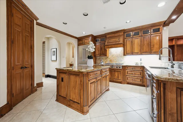 $1,588,000 | 2050 Diamond Springs Drive, Houston, TX 77077